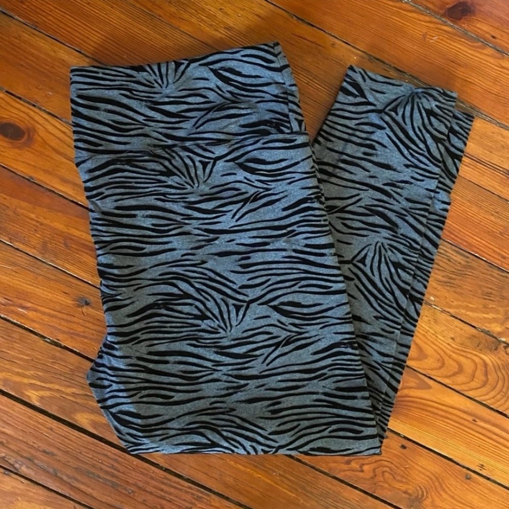 Intro Tummy Control Petite Zebra Legging